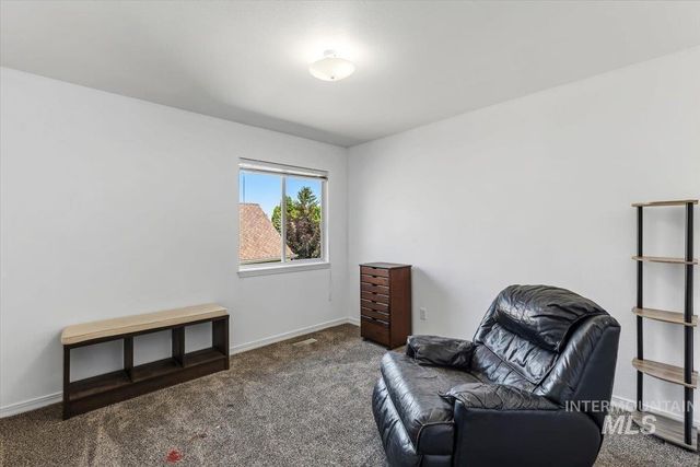 8001 W Innsbrook Ct, Boise, ID 83704