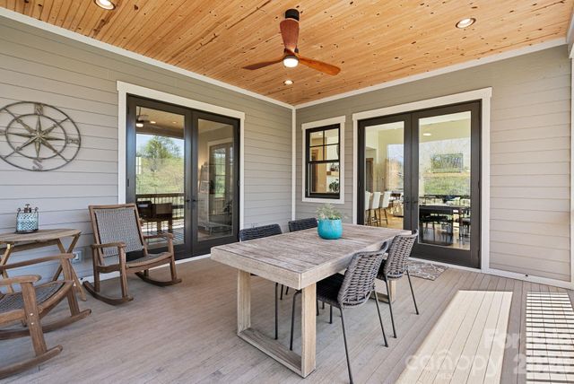18 Majestic Oak Circle, Asheville, NC 28805