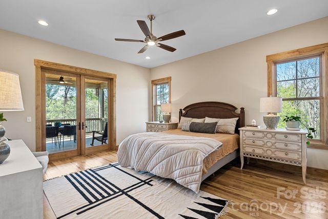 18 Majestic Oak Circle, Asheville, NC 28805