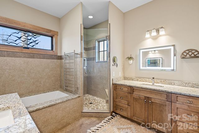 18 Majestic Oak Circle, Asheville, NC 28805