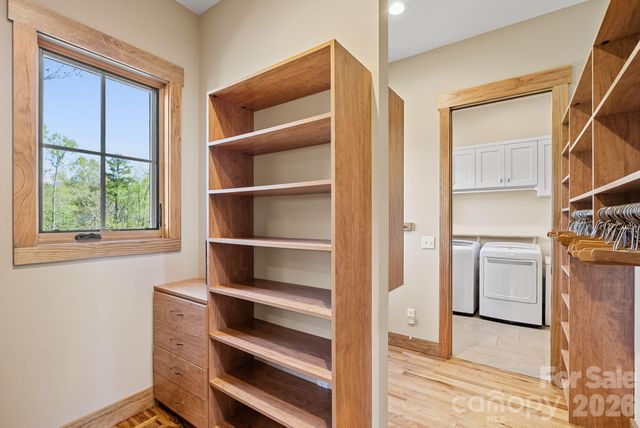 18 Majestic Oak Circle, Asheville, NC 28805