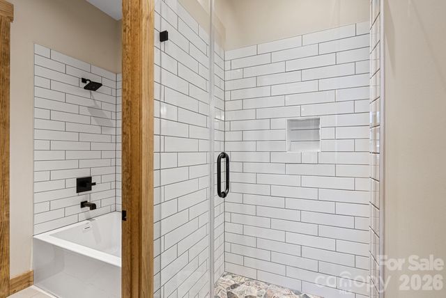 18 Majestic Oak Circle, Asheville, NC 28805