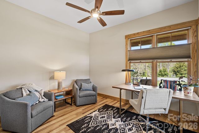 18 Majestic Oak Circle, Asheville, NC 28805