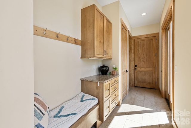 18 Majestic Oak Circle, Asheville, NC 28805