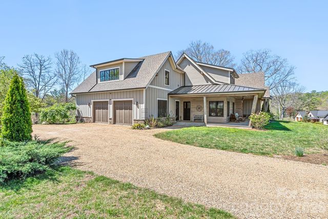 18 Majestic Oak Circle, Asheville, NC 28805