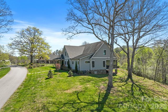 18 Majestic Oak Circle, Asheville, NC 28805