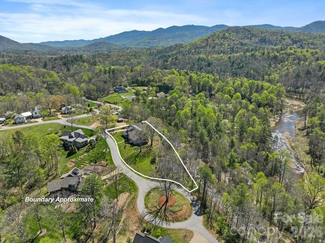 18 Majestic Oak Circle, Asheville, NC 28805