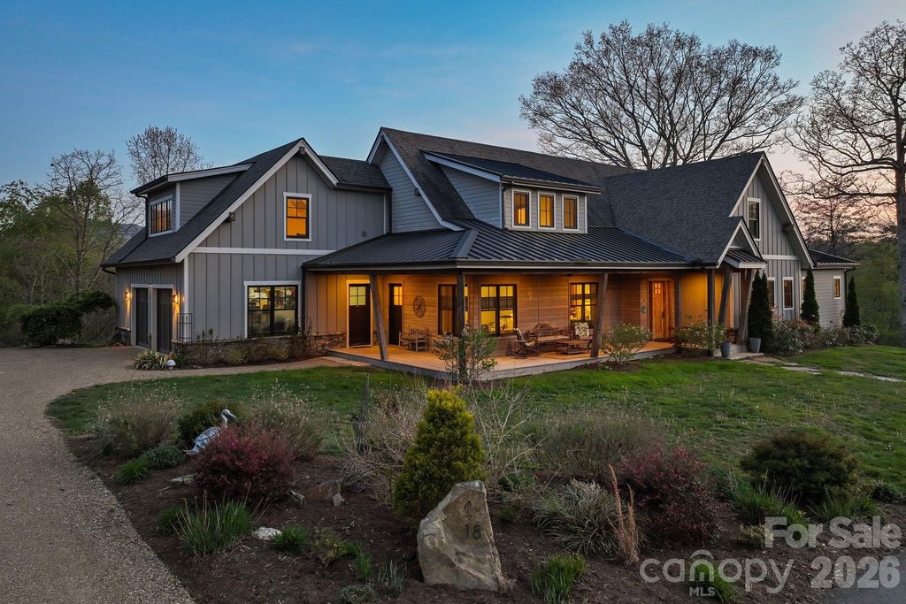18 Majestic Oak Circle, Asheville, NC 28805