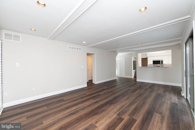 124 GREENVALE RD, Cherry Hill, NJ 08034