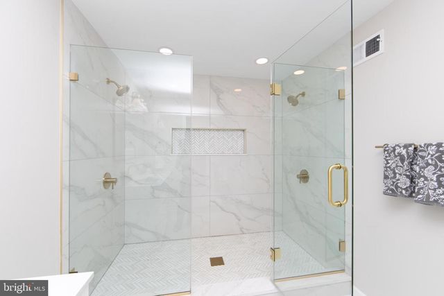 124 GREENVALE RD, Cherry Hill, NJ 08034