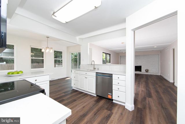 124 GREENVALE RD, Cherry Hill, NJ 08034