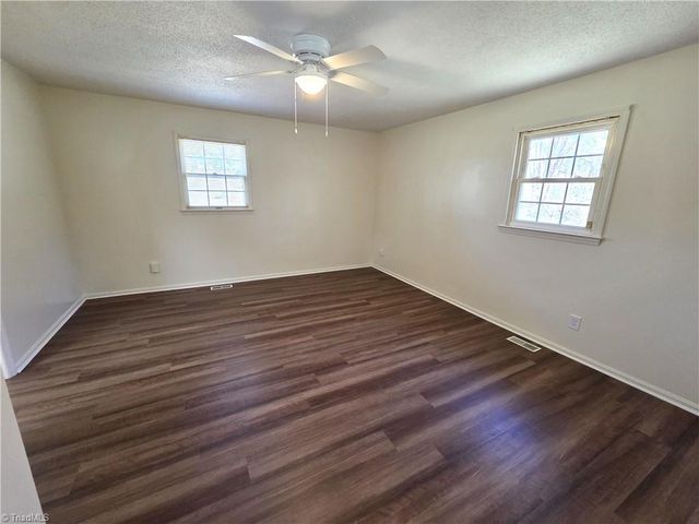 1461 Chestnut Grove Road, King, NC 27021