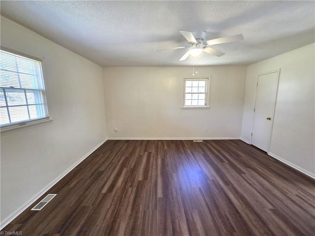 1461 Chestnut Grove Road, King, NC 27021