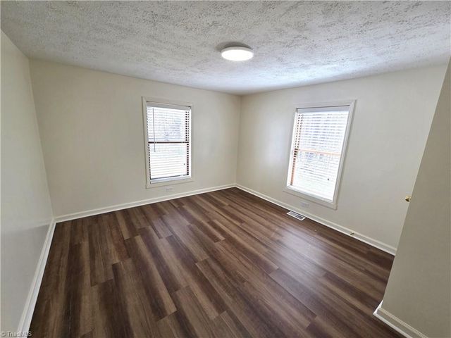 1461 Chestnut Grove Road, King, NC 27021