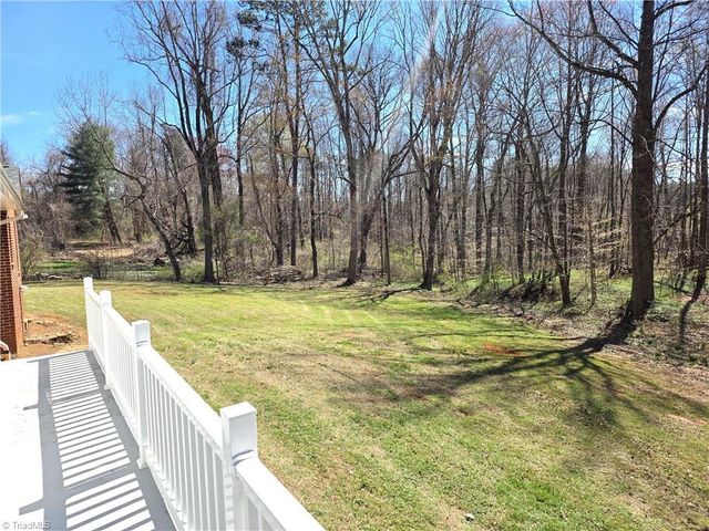 1461 Chestnut Grove Road, King, NC 27021