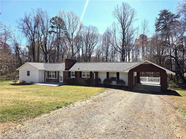 1461 Chestnut Grove Road, King, NC 27021