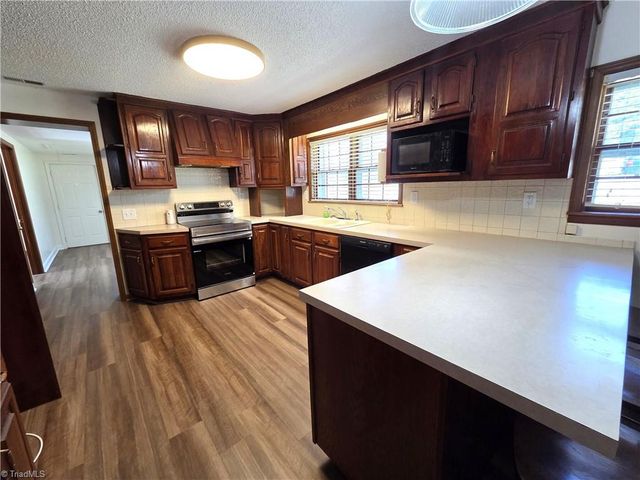 1461 Chestnut Grove Road, King, NC 27021