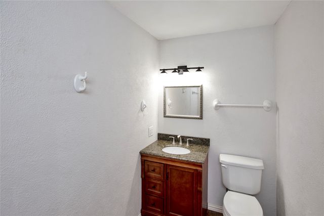 107 Oak Creek Lane, Ovilla, TX 75154