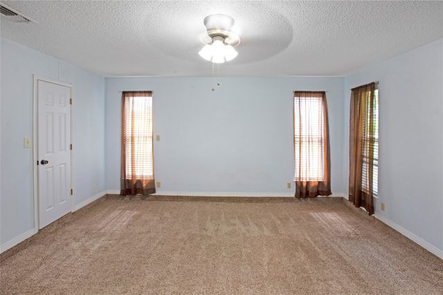 107 Oak Creek Lane, Ovilla, TX 75154