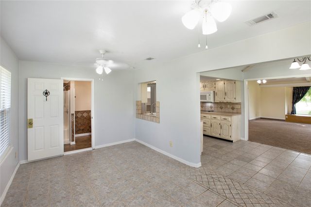 107 Oak Creek Lane, Ovilla, TX 75154