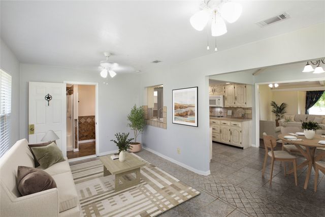 107 Oak Creek Lane, Ovilla, TX 75154