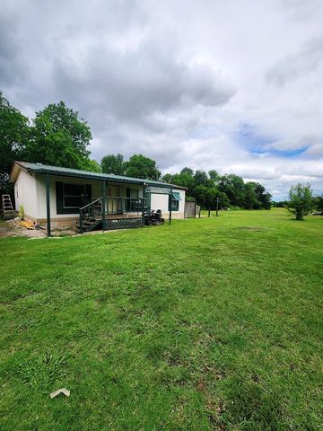 1664 County Road 4925, Trenton, TX 75490