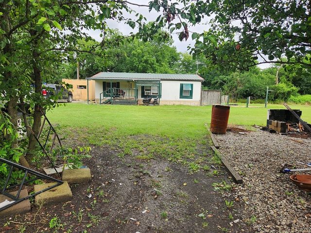 1664 County Road 4925, Trenton, TX 75490