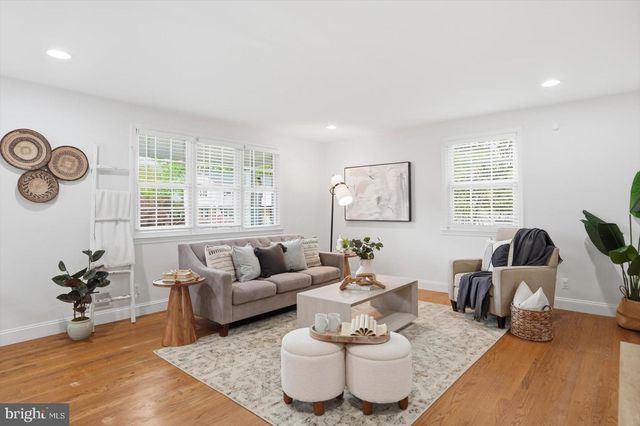 1802 LEADBURN RD, Towson, MD 21204