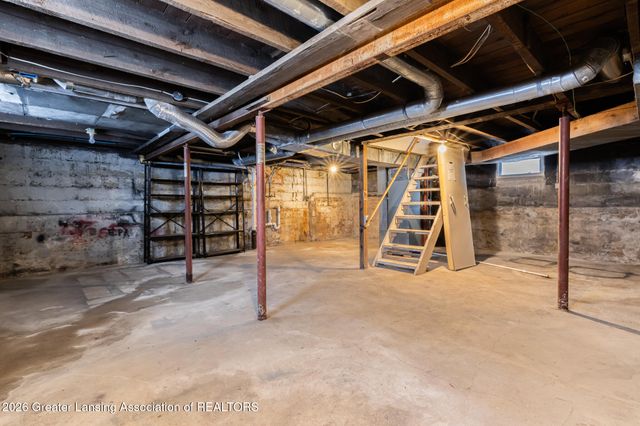 218 E Elm Street, Lansing, MI 48910