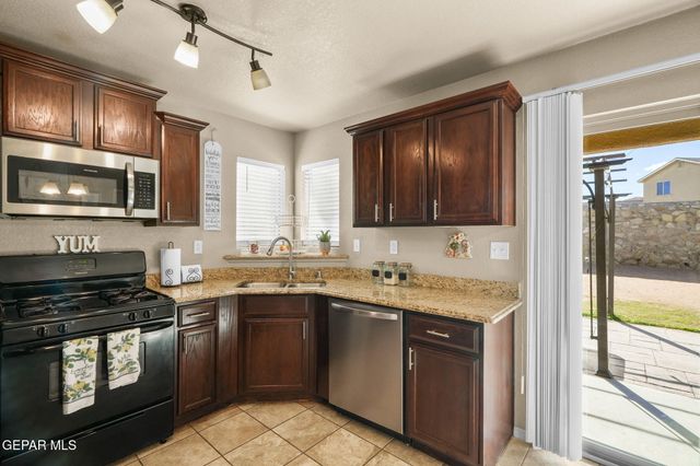 12153 ZAVI Lane, El Paso, TX 79934