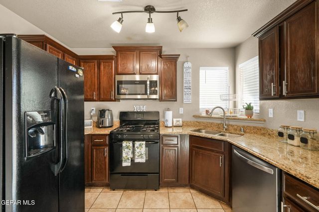 12153 ZAVI Lane, El Paso, TX 79934