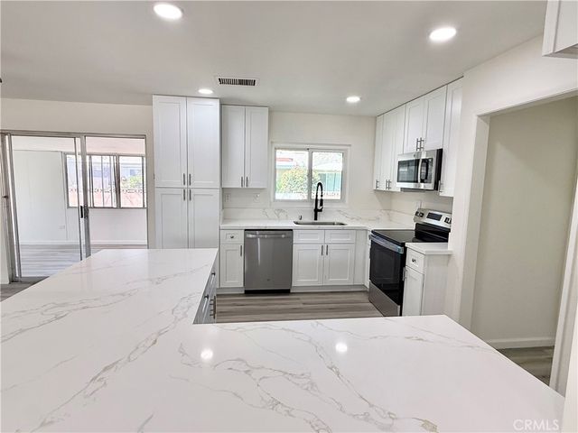 811 Majela, Hemet, CA 92543