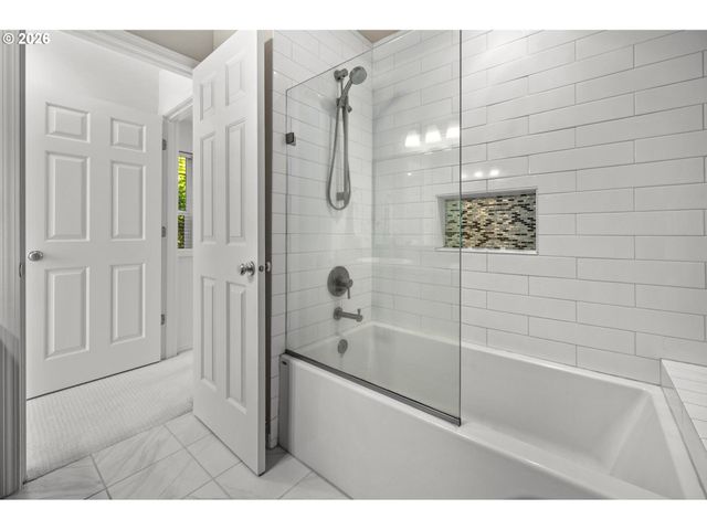 15495 BRIANNE Ct, Lake Oswego, OR 97035