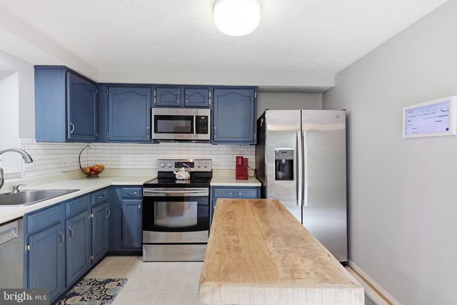 7490 WOUNDED KNEE RD, Lorton, VA 22079