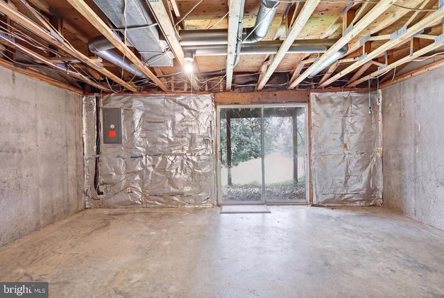 7490 WOUNDED KNEE RD, Lorton, VA 22079