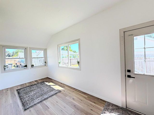 417 W 17TH AVENUE, Oshkosh, WI 54902