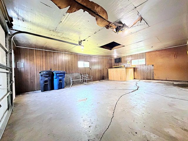417 W 17TH AVENUE, Oshkosh, WI 54902
