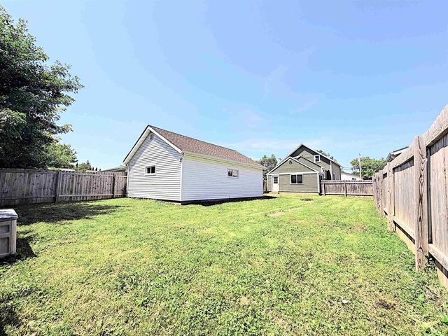 417 W 17TH AVENUE, Oshkosh, WI 54902