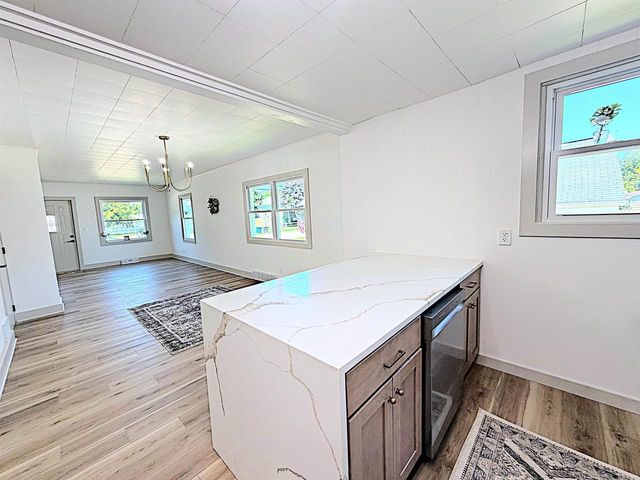 417 W 17TH AVENUE, Oshkosh, WI 54902