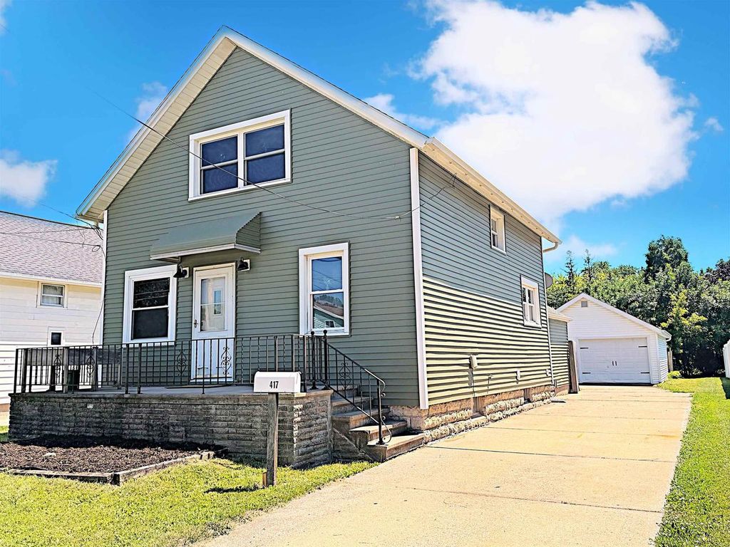 417 W 17TH AVENUE, Oshkosh, WI 54902