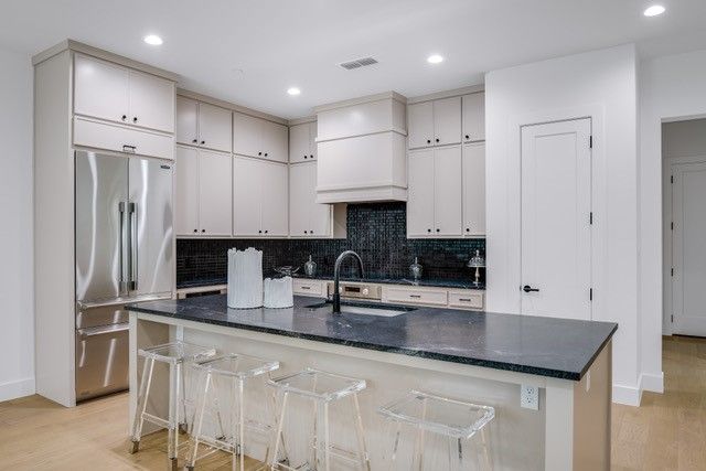 3601 Routh Street 2E, Dallas, TX 75219