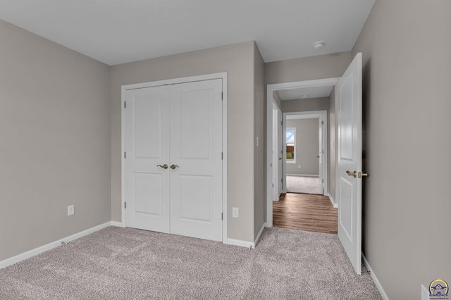 724 Teresa Ct, Carbondale, KS 66414