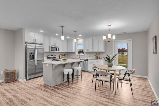 724 Teresa Ct, Carbondale, KS 66414
