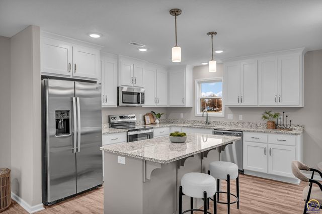724 Teresa Ct, Carbondale, KS 66414