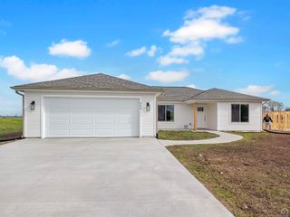 724 Teresa Ct, Carbondale, KS 66414