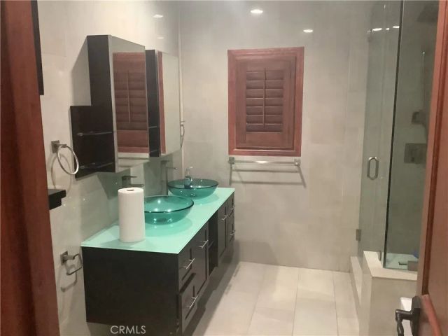 730 W 109th, Los Angeles, CA 90044