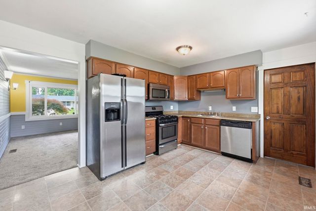 8312 Santa Fe Trail, Fort Wayne, IN 46815