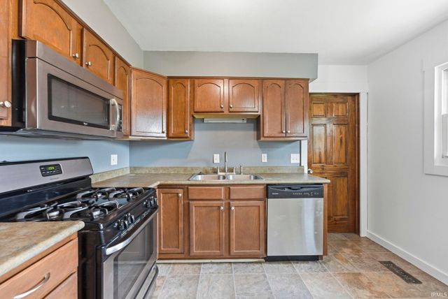 8312 Santa Fe Trail, Fort Wayne, IN 46815