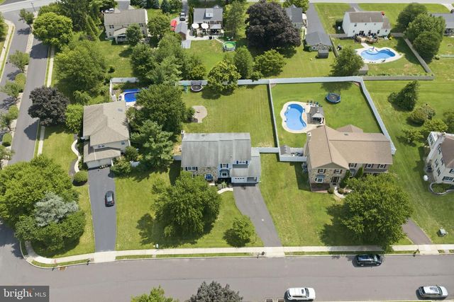 103 VALLEY VIEW CIR, Phoenixville, PA 19460