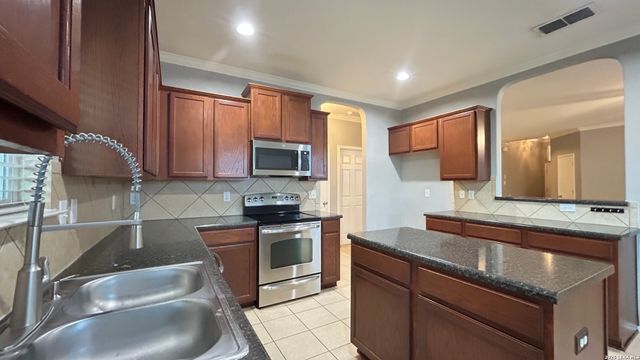 12155 KARNES WAY, San Antonio, TX 78253